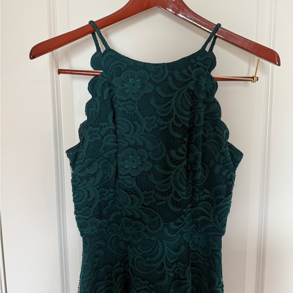Elegant Green Lace Dress - Picture 2 of 4